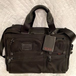TUMI 2614DH ALPHA BLACK ORGANIZER BRIEFCASE.